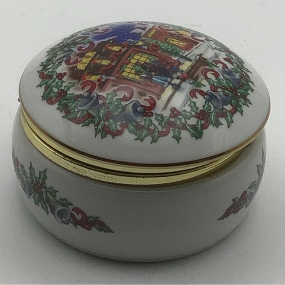 Vintage 1992 Heritage House Silver Bells Christmas Musical Box - Picture 3 of 14